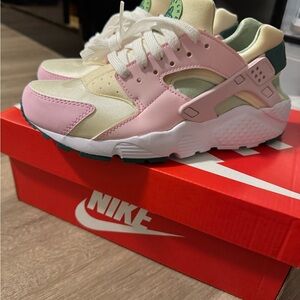 Nike Pink Foam and Malachite Huarache Sneakers